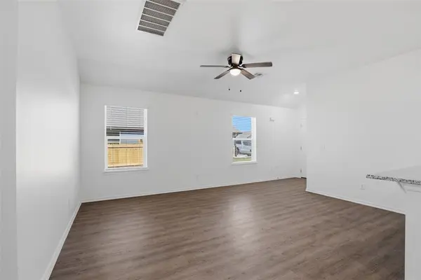 10616 SW 17th TER, Yukon, OK 73099