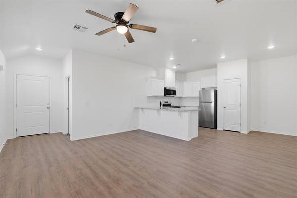 10616 SW 17th TER, Yukon, OK 73099