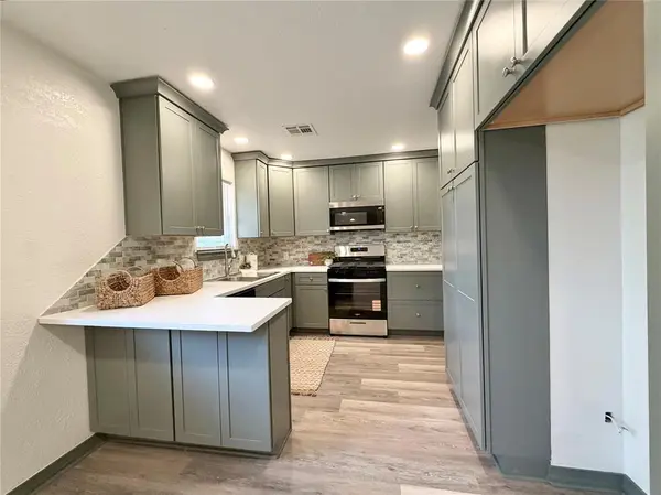 9 Rock Hollow RD, Shawnee, OK 74804