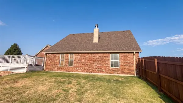 12 Wahnetah LN, Lawton, OK 73507