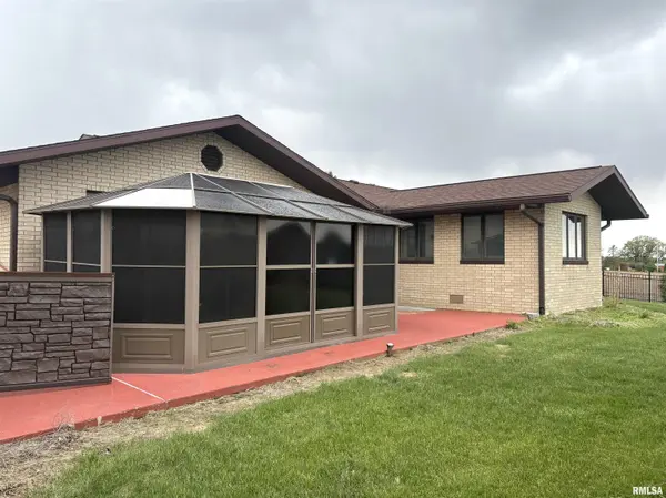 18067 DEE MAC RD, Mackinaw, IL 61755