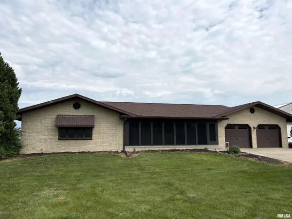 18067 DEE MAC RD, Mackinaw, IL 61755