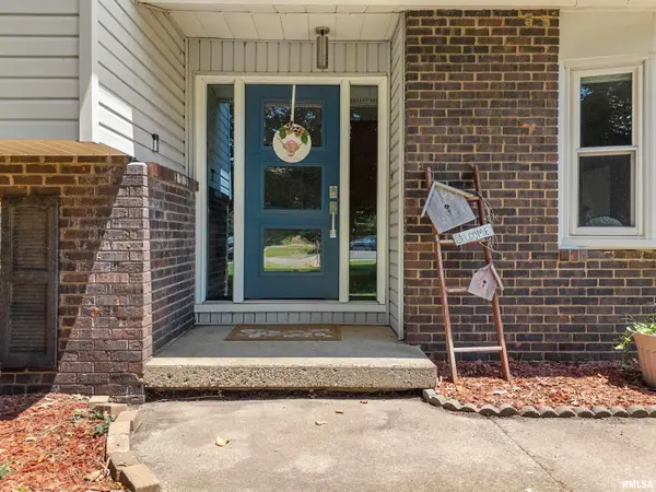 104 PINTA CT, Pekin, IL 61554