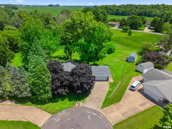 104 PINTA CT, Pekin, IL 61554