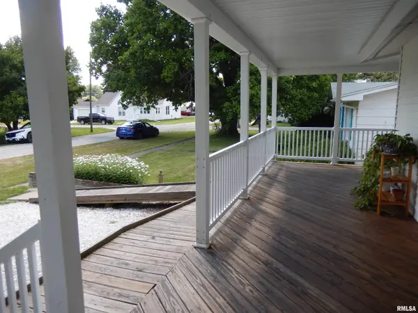 330 W STATE ST, Good Hope, IL 61438