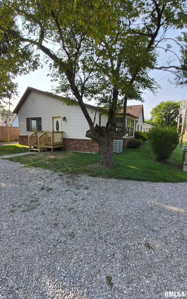317 E FRANKLIN ST, Duquoin, IL 62832