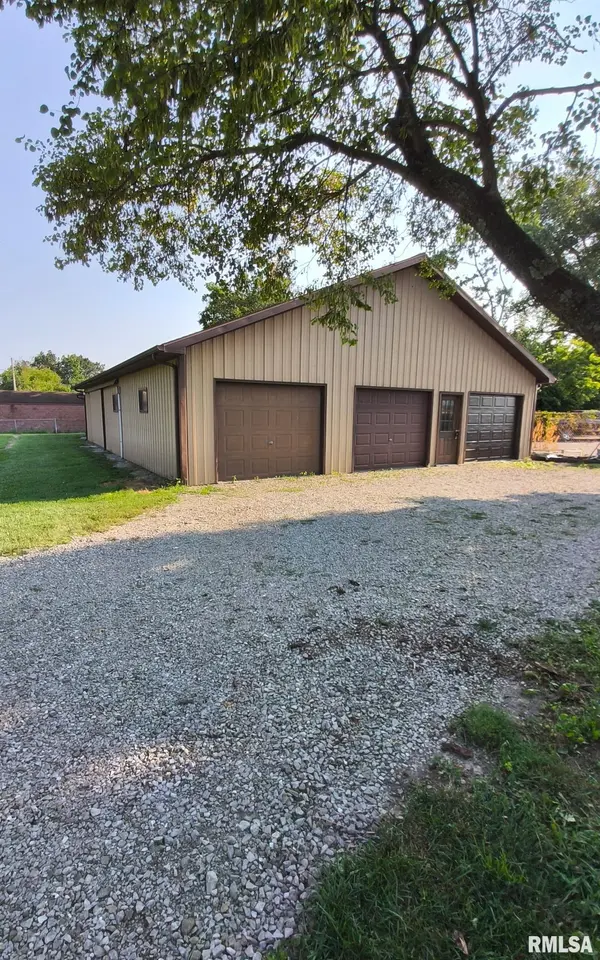 317 E FRANKLIN ST, Duquoin, IL 62832