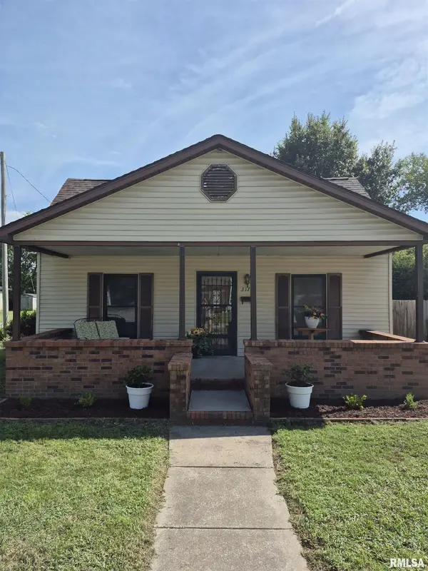 317 E FRANKLIN ST, Duquoin, IL 62832