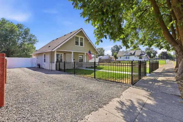 1724 E Rich Ave, Spokane, WA 99207