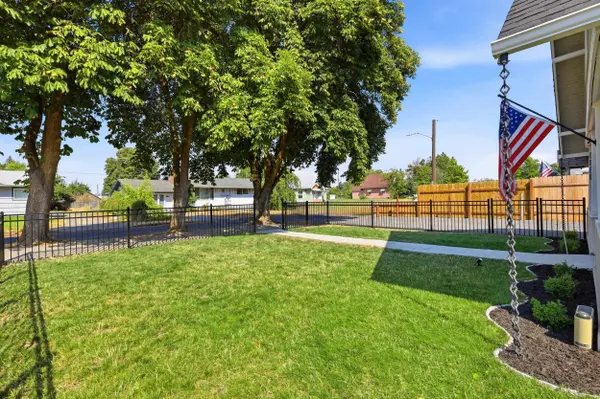 1724 E Rich Ave, Spokane, WA 99207