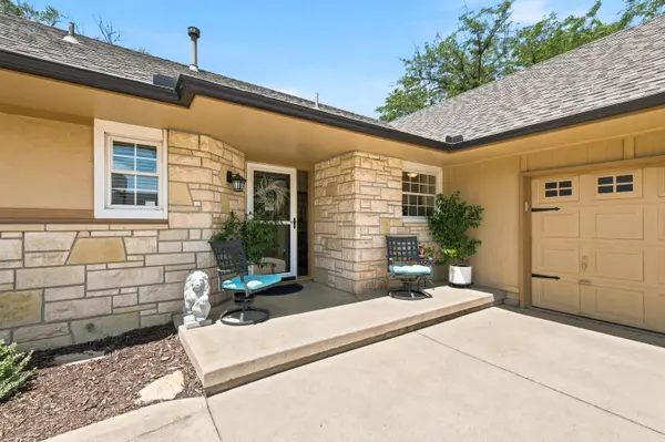 1820 E Beaumont St, Park City, KS 67219