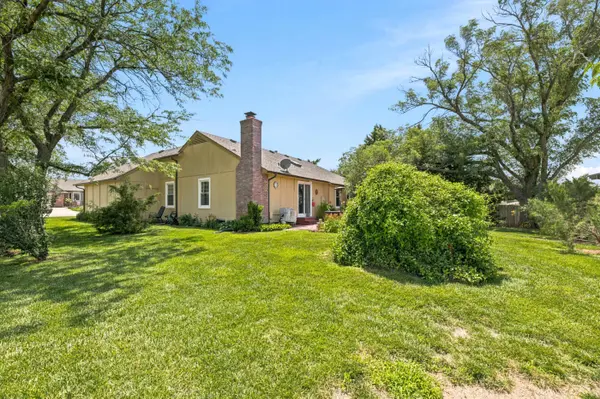 1820 E Beaumont St, Park City, KS 67219