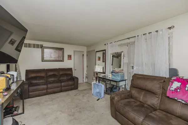 2616 S Oak, Wichita, KS 67217