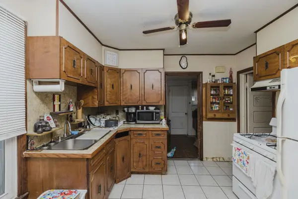 121 S Highland, Conway Springs, KS 67031