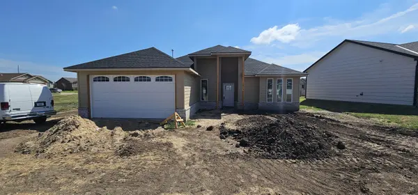 728 N Red Bud Ave., Valley Center, KS 67147
