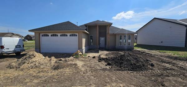 728 N Red Bud Ave., Valley Center, KS 67147