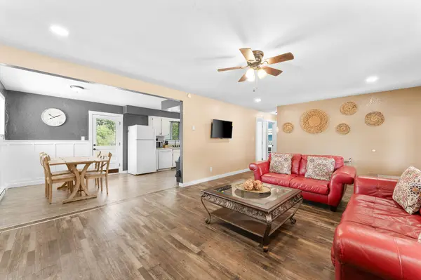 331 Evergreen Avenue, Hollister, MO 65672