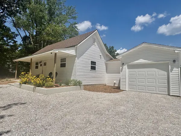 114 N Gymnasium Street, Everton, MO 65646