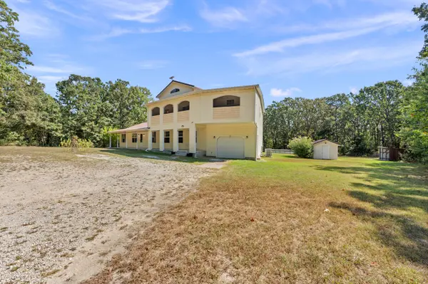 107 Candlewood RD, Buffalo, MO 65622