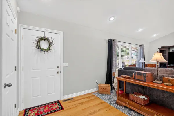 1485 S Village LN, Bolivar, MO 65613