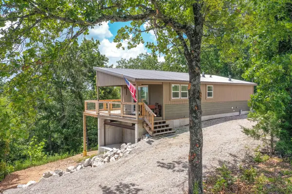 500 Briggs RD, Walnut Shade, MO 65771