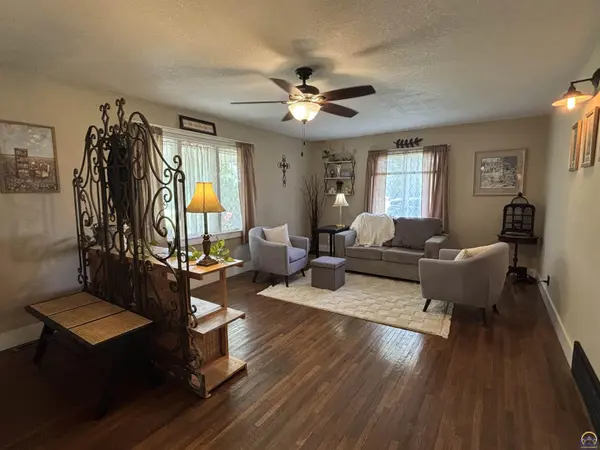 1761 Road B2, Emporia, KS 66801