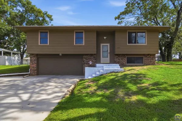 1623 SE 37th TER, Topeka, KS 66609