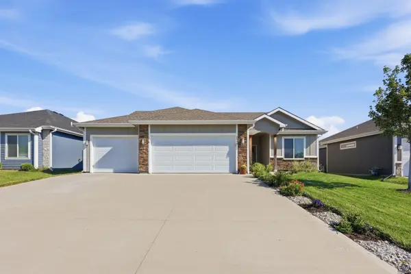 2608 E 26th TER, Lawrence, KS 66046