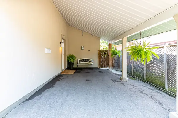 48 Genthorn AVE, Toronto W10, ON M9W 2S9