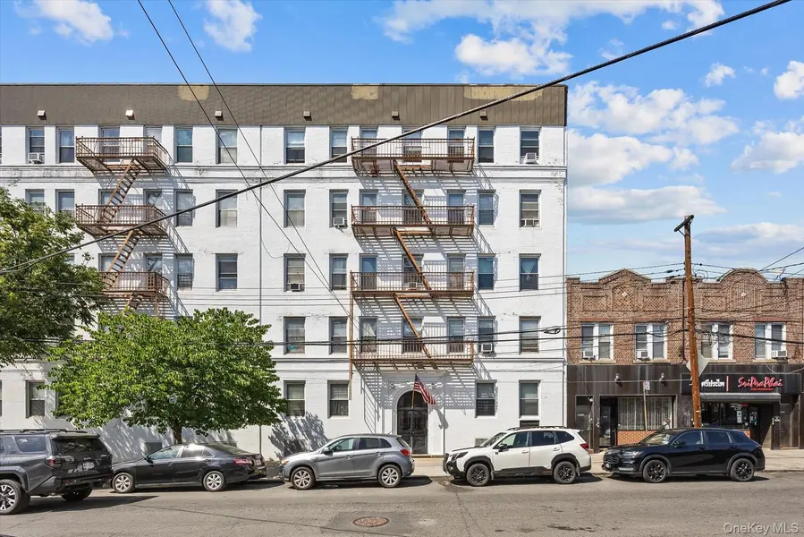 64-09 39 AVE #43, Woodside, NY 11377