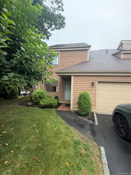 75 Greenway Close #75, Rye Brook, NY 10573