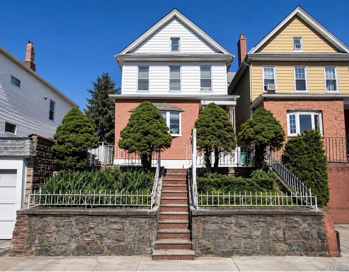 1225 119th ST, College Point, NY 11356