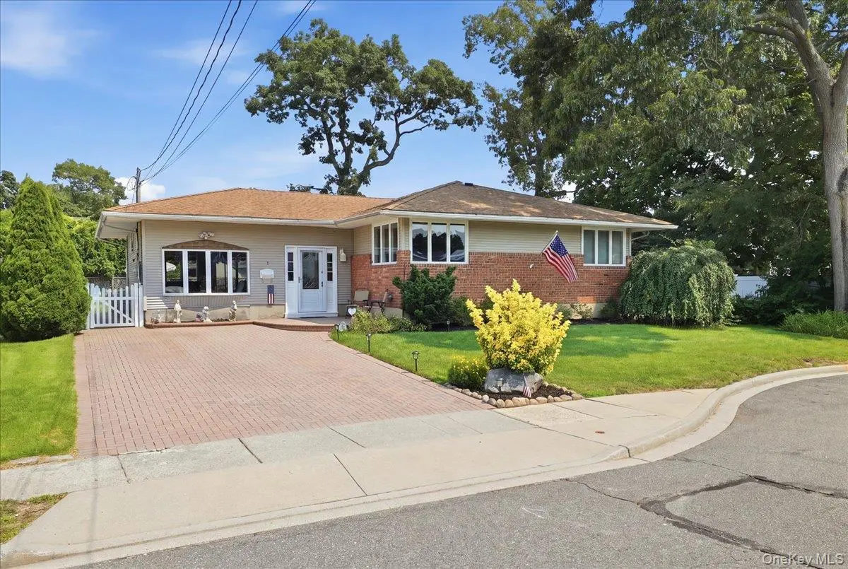 2 6th AVE, Farmingdale, NY 11735