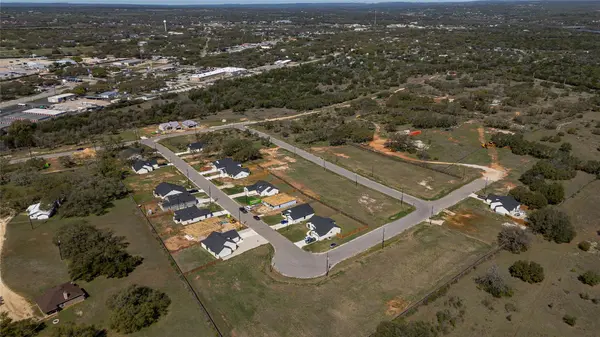 205 Legacy Oaks Ranch DR, Johnson City, TX 78636