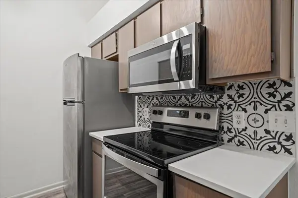 1705 Crossing PL #114, Austin, TX 78741