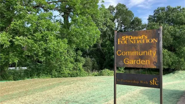 2907 E Martin Luther King Jr BLVD, Austin, TX 78702