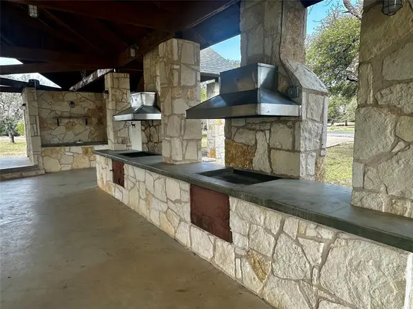000 Eton LN, Spicewood, TX 78669