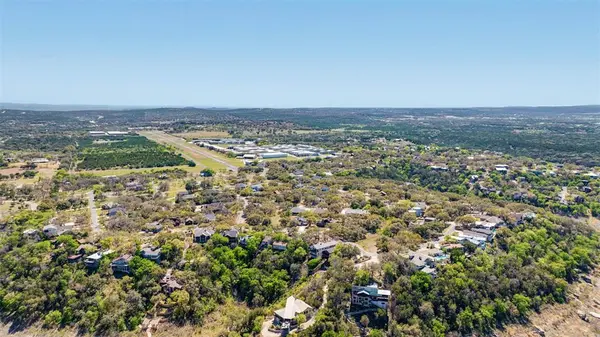 000 Eton LN, Spicewood, TX 78669