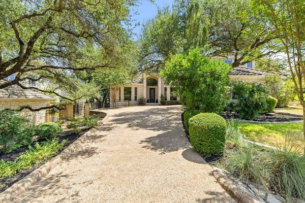 5 Tiburon CT, The Hills, TX 78738