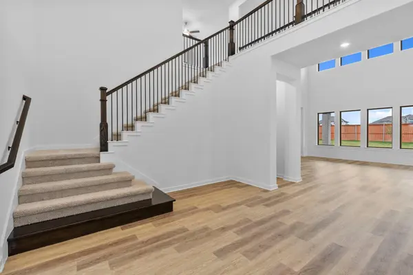 109 Statue DR, Liberty Hill, TX 78642