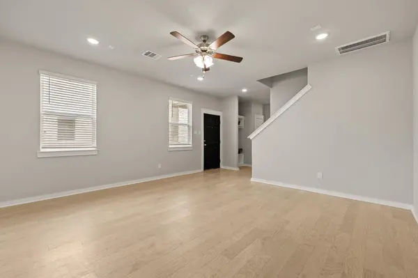 2233 Calvert DR, Leander, TX 78641