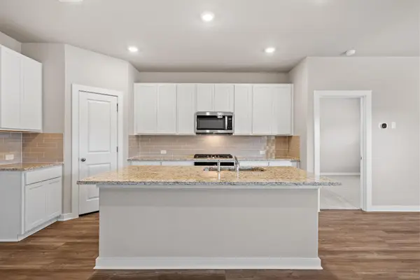247 Red Tail Hawk LN, Cedar Creek, TX 78612