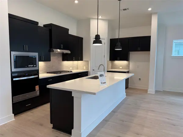 501 Texas Sky DR, Georgetown, TX 78628