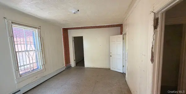 90 Jackie Robinson Pkwy, Brooklyn, NY 11207