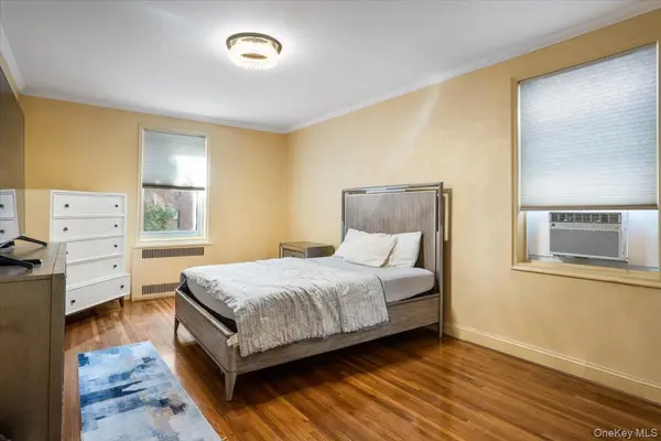 99-45 67th RD #218, Forest Hills, NY 11375