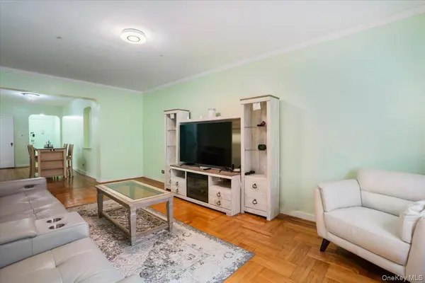 99-45 67th RD #218, Forest Hills, NY 11375