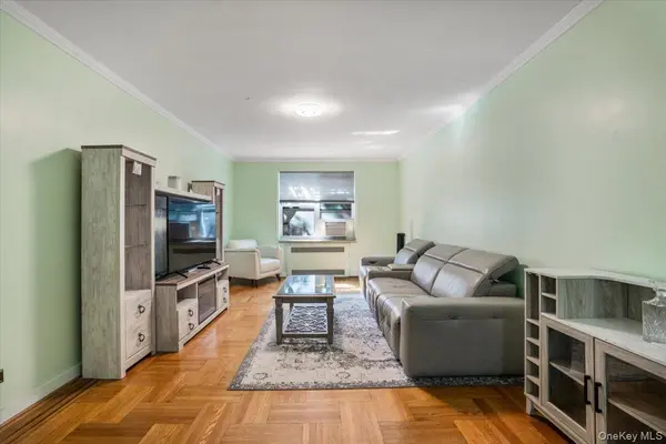 99-45 67th RD #218, Forest Hills, NY 11375