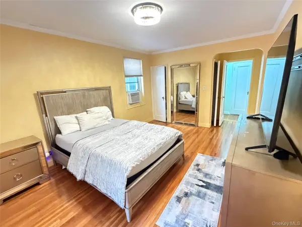 99-45 67th RD #218, Forest Hills, NY 11375