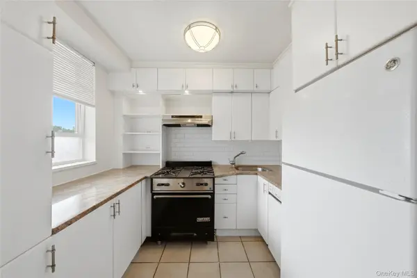 2575 Palisade AVE #11J, Bronx, NY 10463