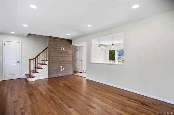 325 Harrison AVE, Miller Place, NY 11764